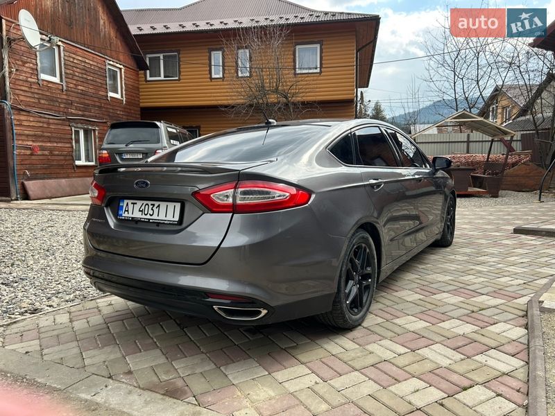 Седан Ford Fusion 2012 в Микуличине