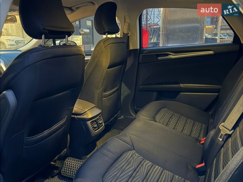 Седан Ford Fusion 2016 в Тернополі