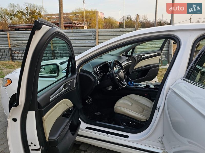 Седан Ford Fusion 2014 в Львове