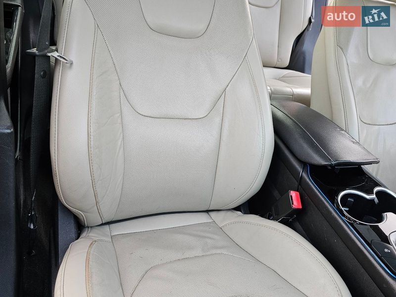Седан Ford Fusion 2014 в Львове
