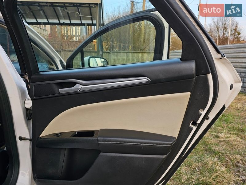 Седан Ford Fusion 2014 в Львове