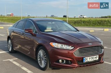 Седан Ford Fusion 2015 в Львові