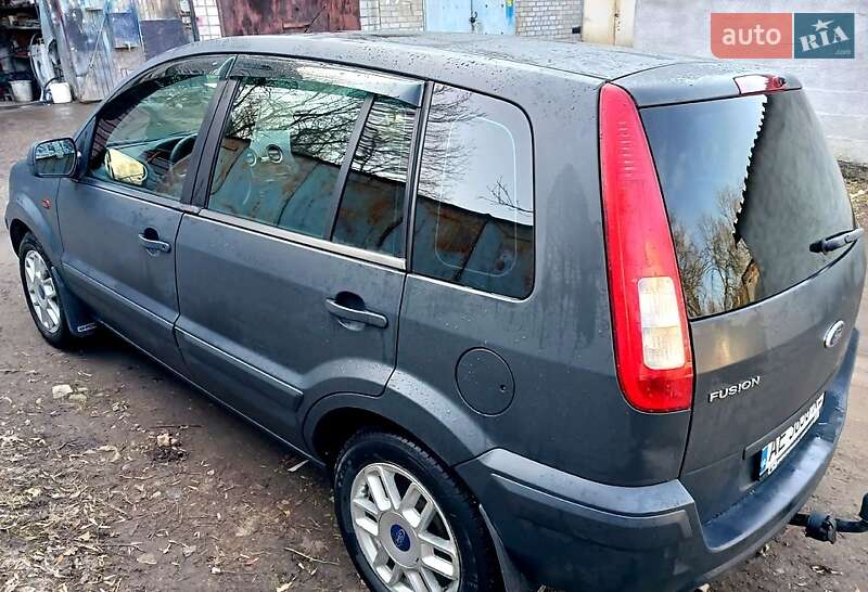 Хетчбек Ford Fusion 2010 в Дніпрі