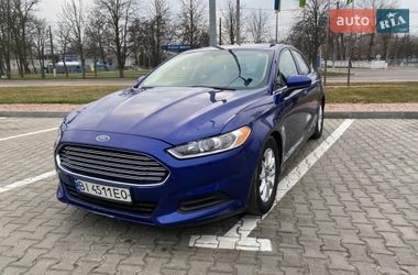 Седан Ford Fusion 2015 в Кременчуці