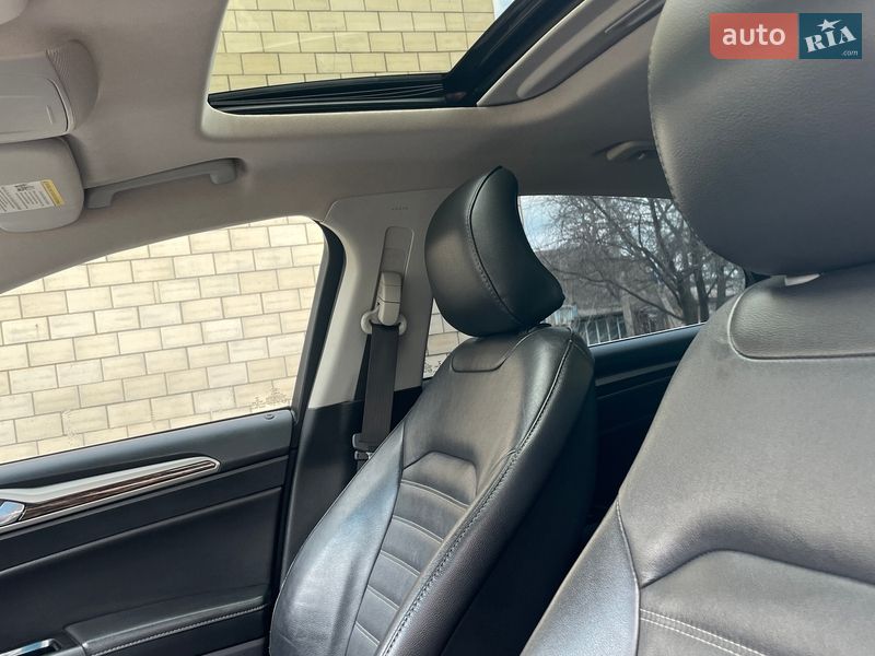 Седан Ford Fusion 2016 в Ічні