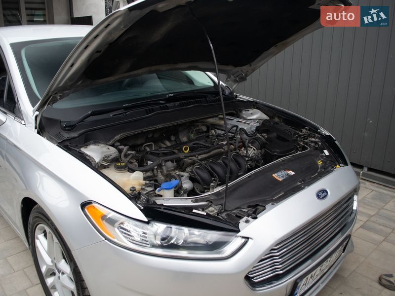 Седан Ford Fusion 2016 в Житомирі