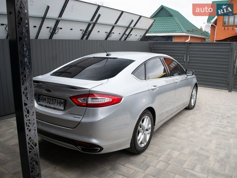 Седан Ford Fusion 2016 в Житомирі