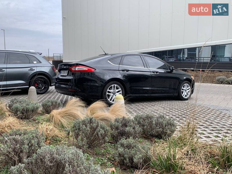 Седан Ford Fusion 2015 в Рівному