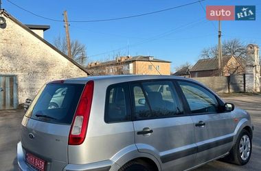 Хэтчбек Ford Fusion 2006 в Хороле