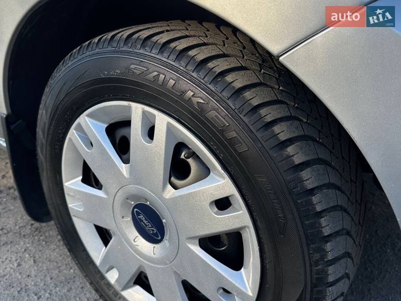 Хэтчбек Ford Fusion 2006 в Хороле фото 33 Хэтчбек Ford Fusion 2006 в Хороле