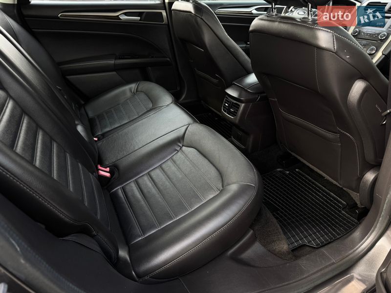 Седан Ford Fusion 2016 в Дрогобыче