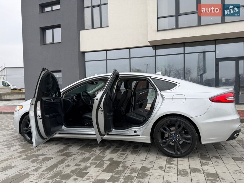 Седан Ford Fusion 2019 в Ивано-Франковске