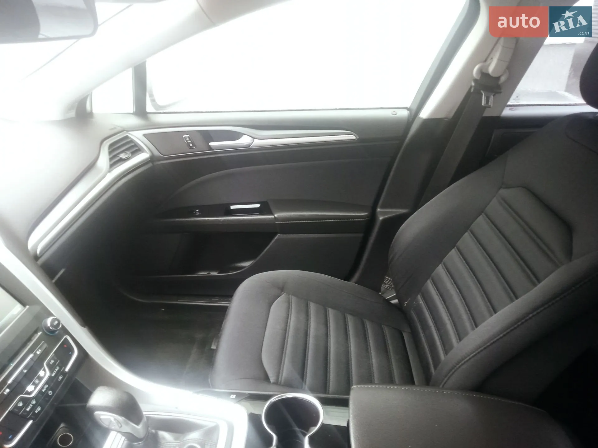 2016 Ford Fusion - мініатюра 19