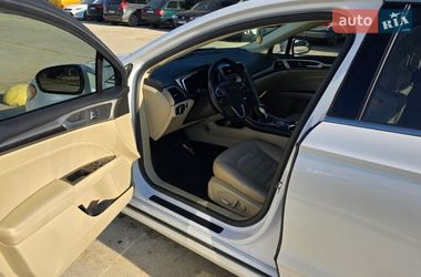 Седан Ford Fusion 2013 в Ужгороде