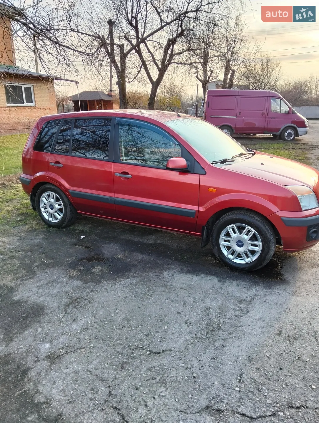 Ford Fusion 2008 VIN WF0UXXGAJU8A56880 фото оголошення 3 з 19