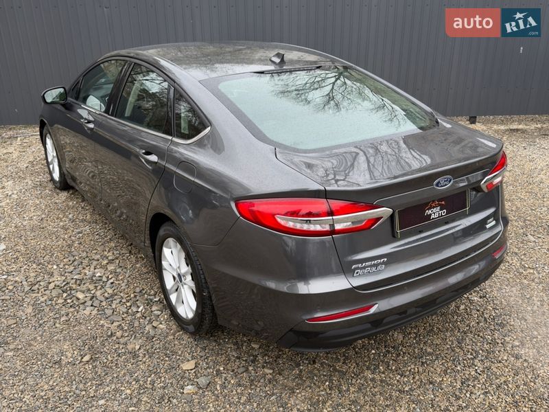 Седан Ford Fusion 2019 в Ивано-Франковске