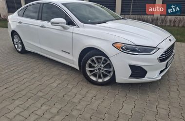 Седан Ford Fusion 2019 в Одесі
