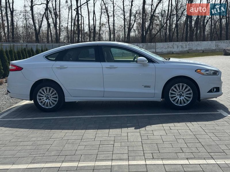 Седан Ford Fusion 2016 в Луцьку