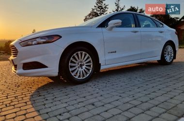 Седан Ford Fusion 2014 в Ужгороді