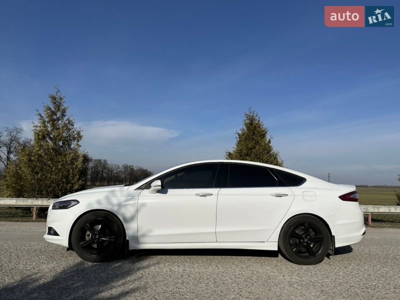 Седан Ford Fusion 2015 в Знаменке
