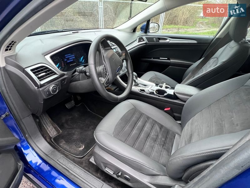 Седан Ford Fusion 2013 в Смілі