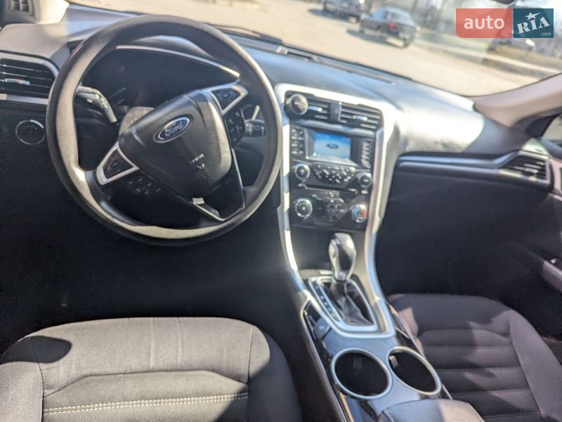 Седан Ford Fusion 2013 в Староконстантинове