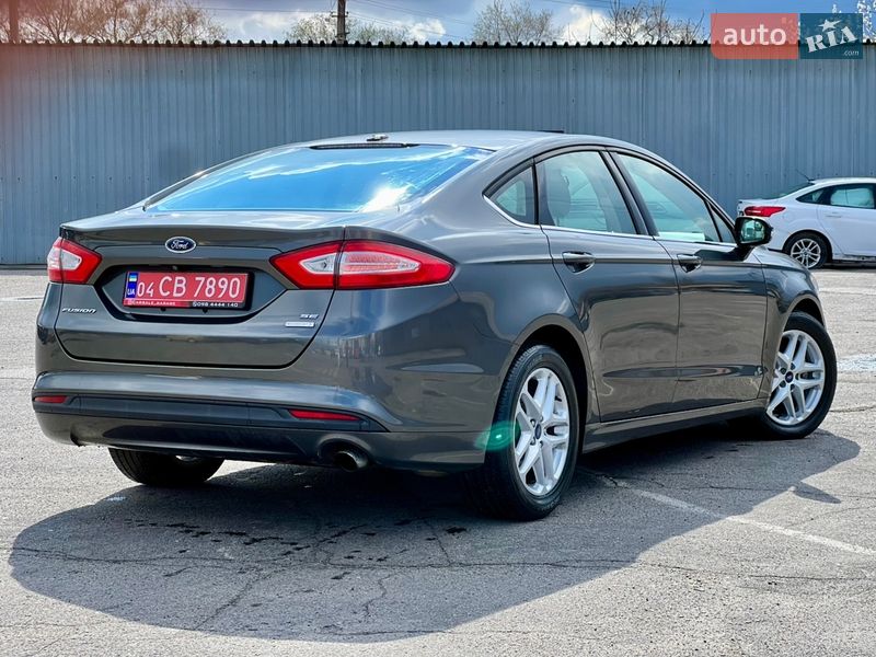 Седан Ford Fusion 2015 в Горішніх Плавнях