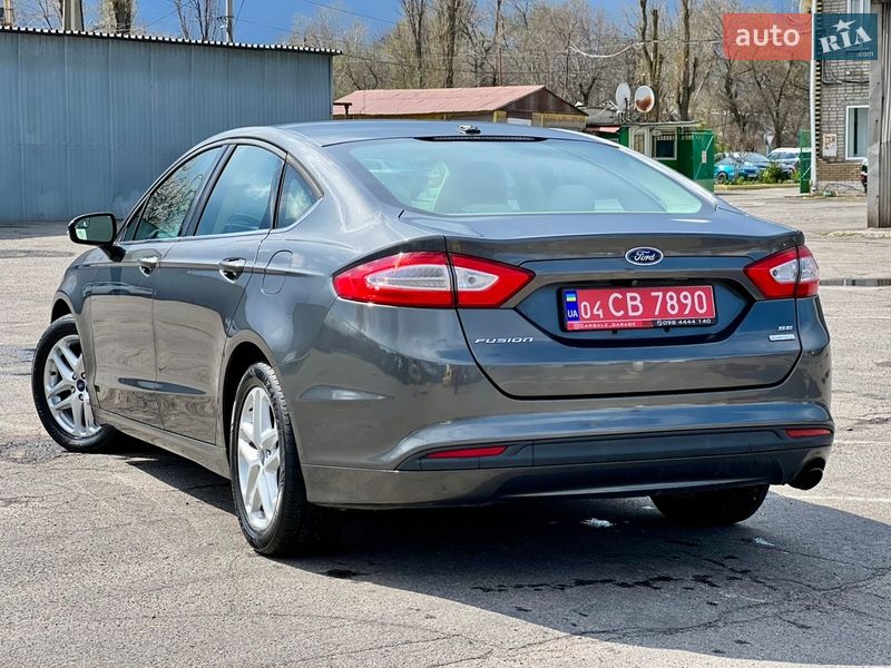 Седан Ford Fusion 2015 в Горішніх Плавнях