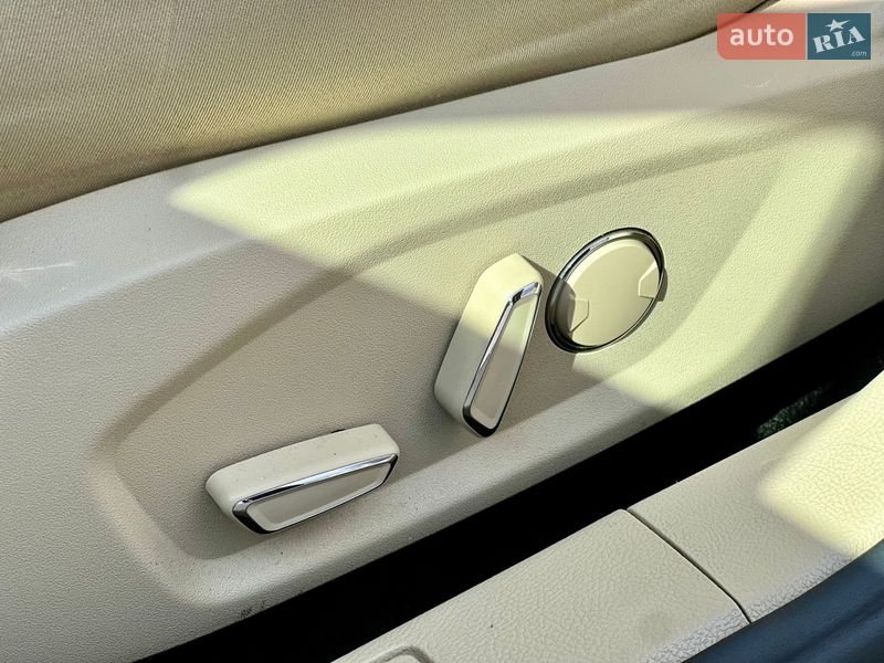 Седан Ford Fusion 2015 в Горішніх Плавнях