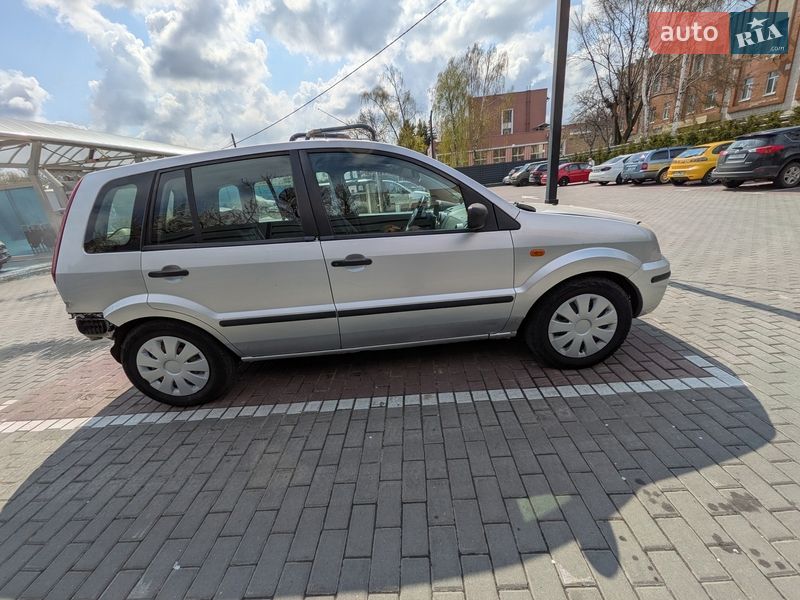 Хетчбек Ford Fusion 2004 в Черкасах