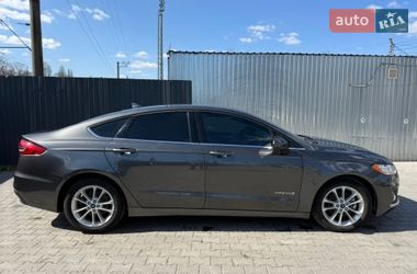 Седан Ford Fusion 2018 в Києві