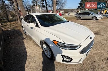 Седан Ford Fusion 2019 в Львові
