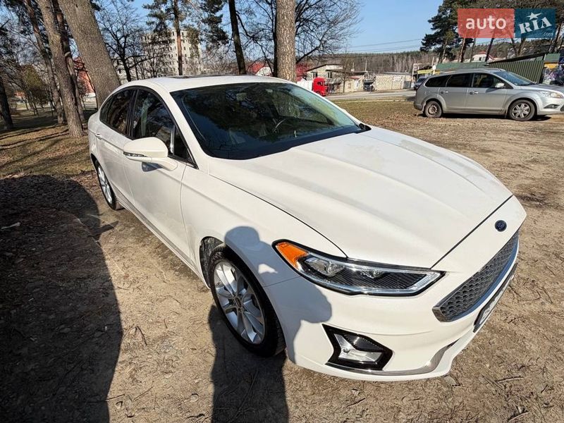 Седан Ford Fusion 2019 в Львове