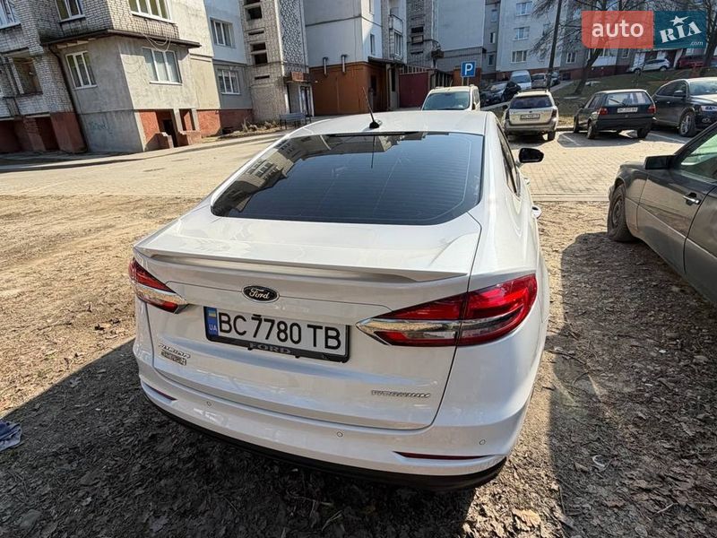 Седан Ford Fusion 2019 в Львове