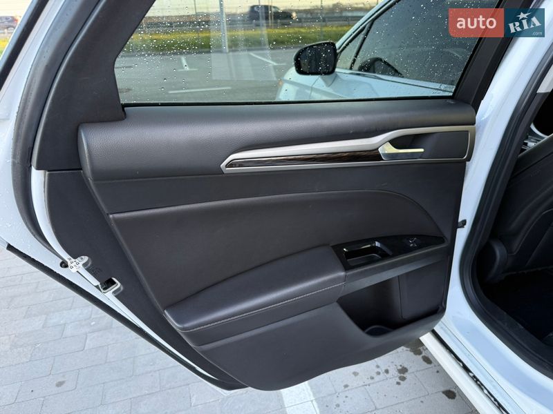 Седан Ford Fusion 2012 в Борисполі