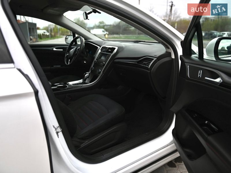 Седан Ford Fusion 2013 в Львові