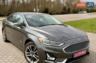 Седан Ford Fusion 2019 в Львове