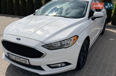 Седан Ford Fusion 2016 в Львові