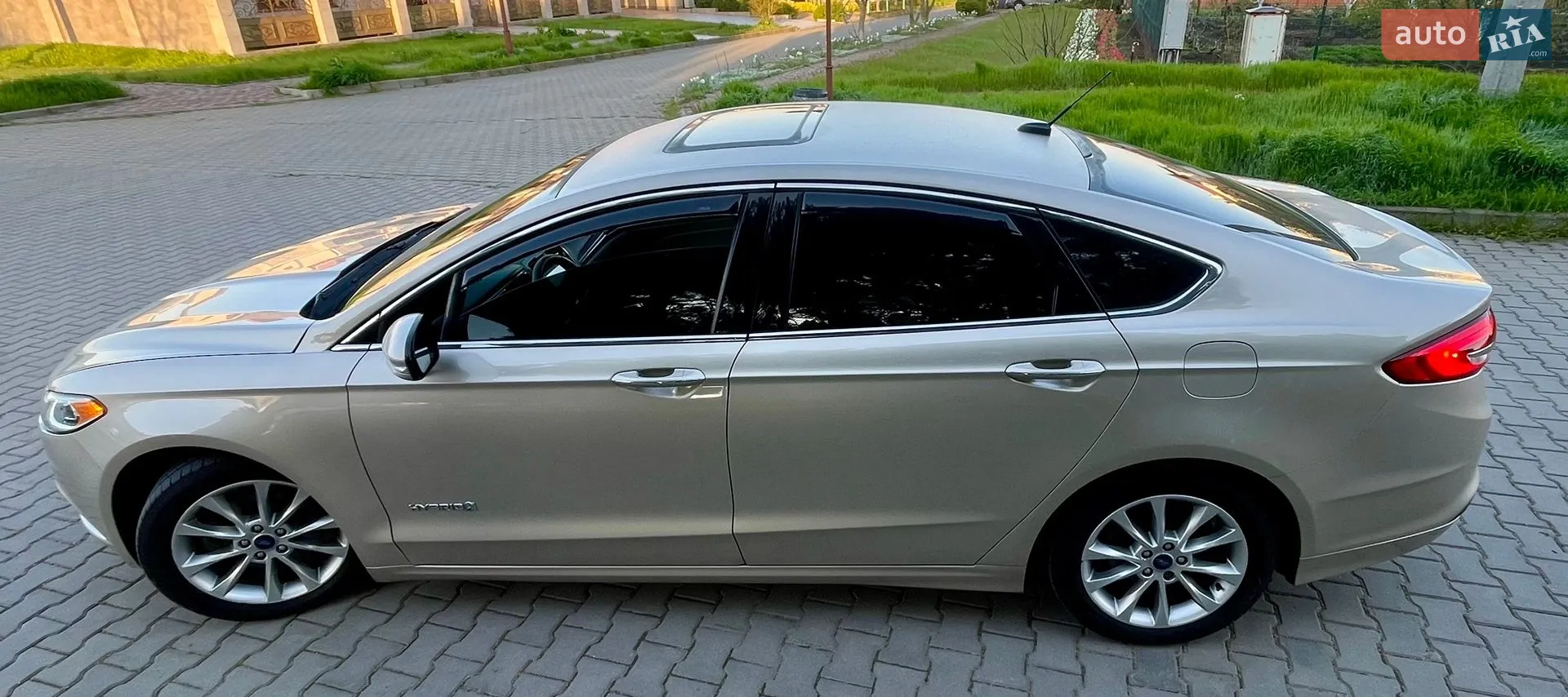 2016 Ford Fusion - мініатюра 28