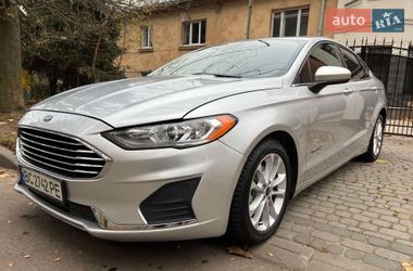 Седан Ford Fusion 2019 в Львові
