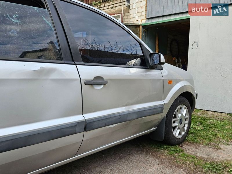 Хетчбек Ford Fusion 2007 в Чернігові
