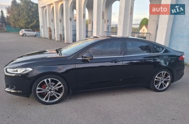 Седан Ford Fusion 2015 в Ужгороді
