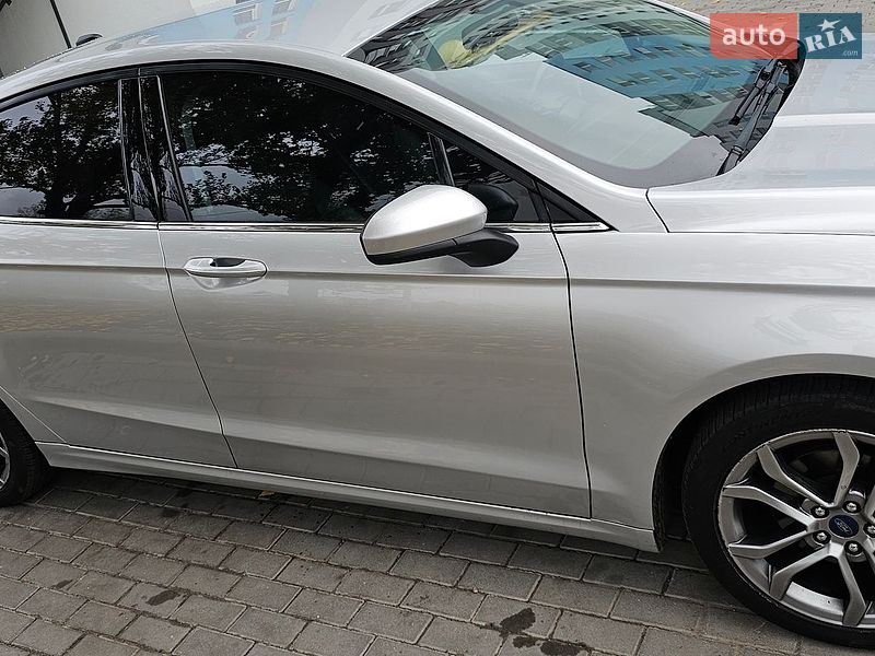 Седан Ford Fusion 2016 в Черкасах