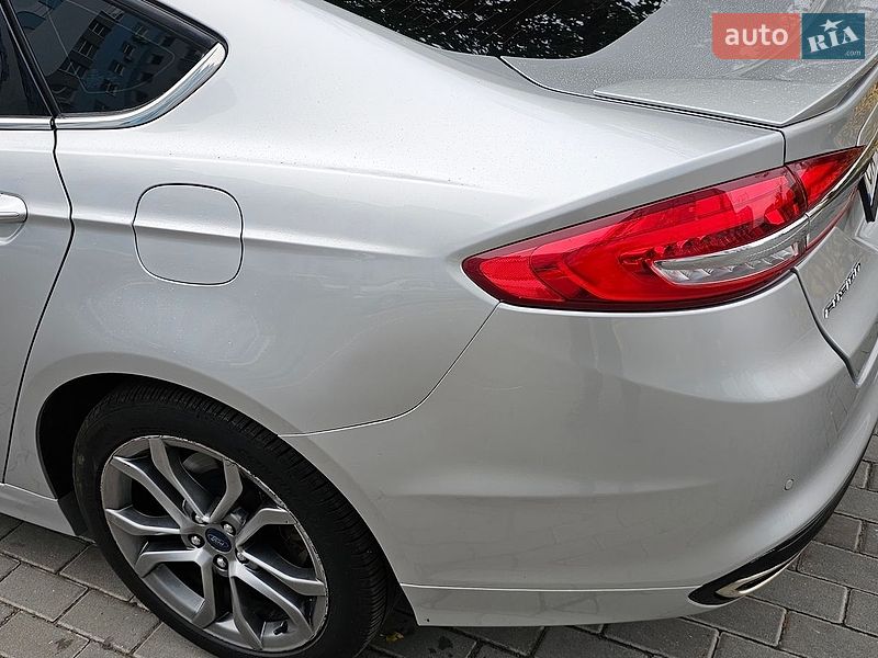 Седан Ford Fusion 2016 в Черкасах