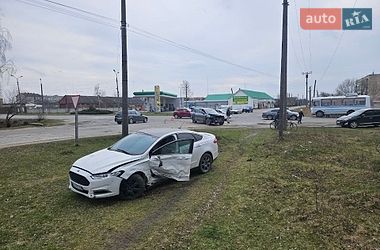 Седан Ford Fusion 2015 в Ровно