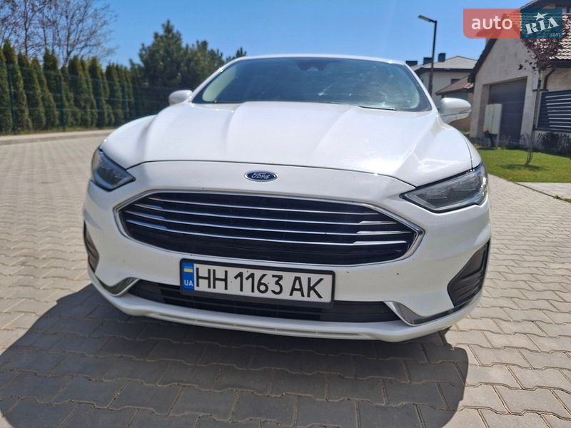 Седан Ford Fusion 2019 в Одесі