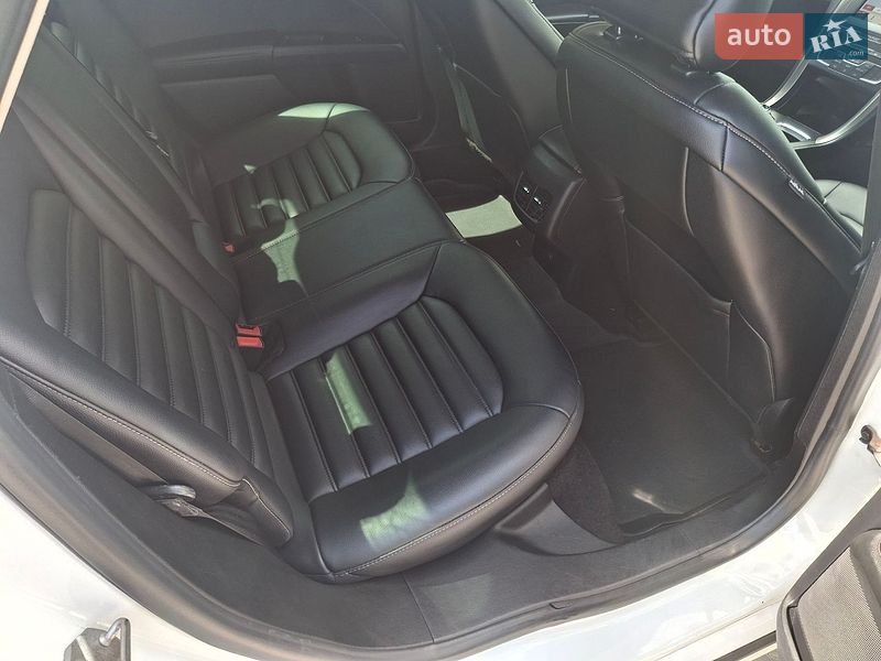 Седан Ford Fusion 2019 в Одесі