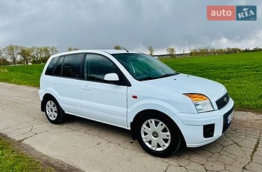 Хэтчбек Ford Fusion 2010 в Ромнах