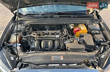 Седан Ford Fusion 2014 в Калуше