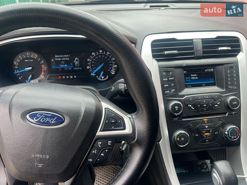 Седан Ford Fusion 2015 в Чернігові